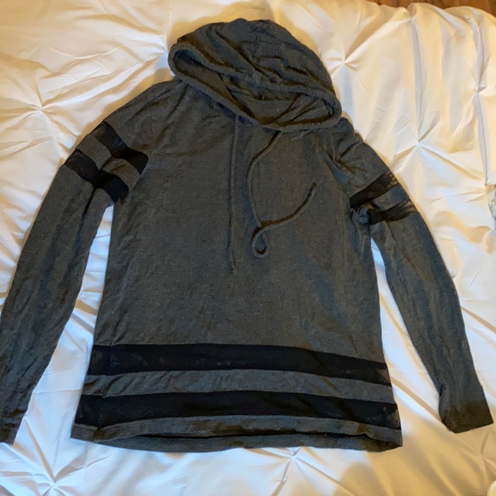 Longsleeve lightweight hoodie kids size M (7-10)